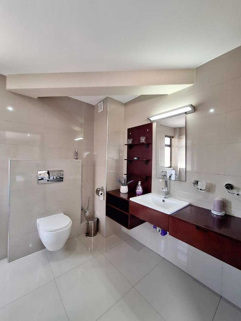 Camere Da Letto- Hotel-On-The Beach Self Catering Суакопмунд Екстериор снимка