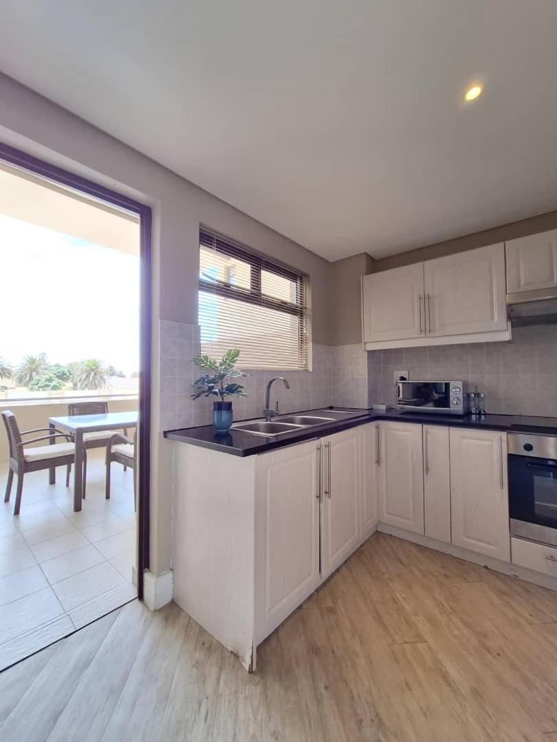 Camere Da Letto- Hotel-On-The Beach Self Catering Суакопмунд Екстериор снимка
