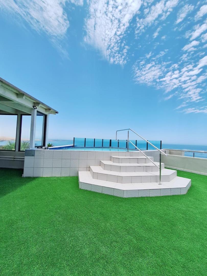 Camere Da Letto- Hotel-On-The Beach Self Catering Суакопмунд Екстериор снимка